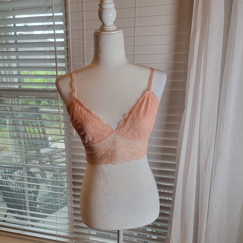 NWOT MEGAN Pale Pink Lacy Bralette Woman Size Large